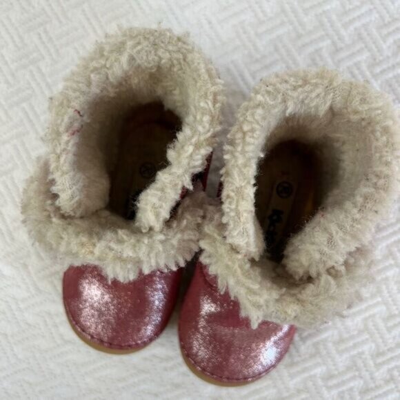 Kickers Baby Size 18mo months  Little Red Glitter Booties Boots Faux Fur Trim 18 - Picture 4 of 12